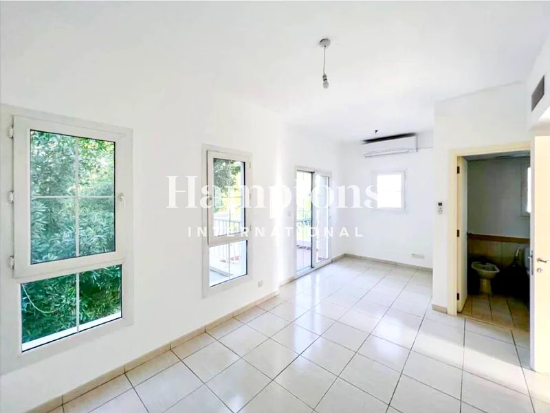 Vacant Now | Lake View | Great Location63922744469890111