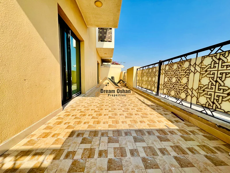 شقة من 3 غرف نوم مع غرفة خادمة | مفروشة | بالقرب من المترو | إطلالة على خور دبي63728164539394111