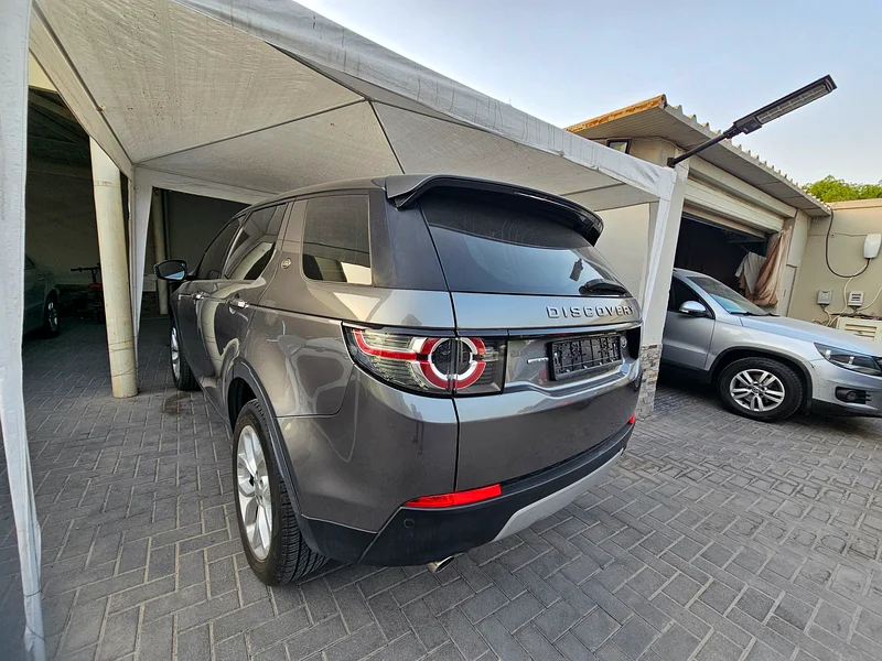 2016 Land Rover Discovery Sport Si4 4WD in perfect condition Gcc Specification63406541364097113