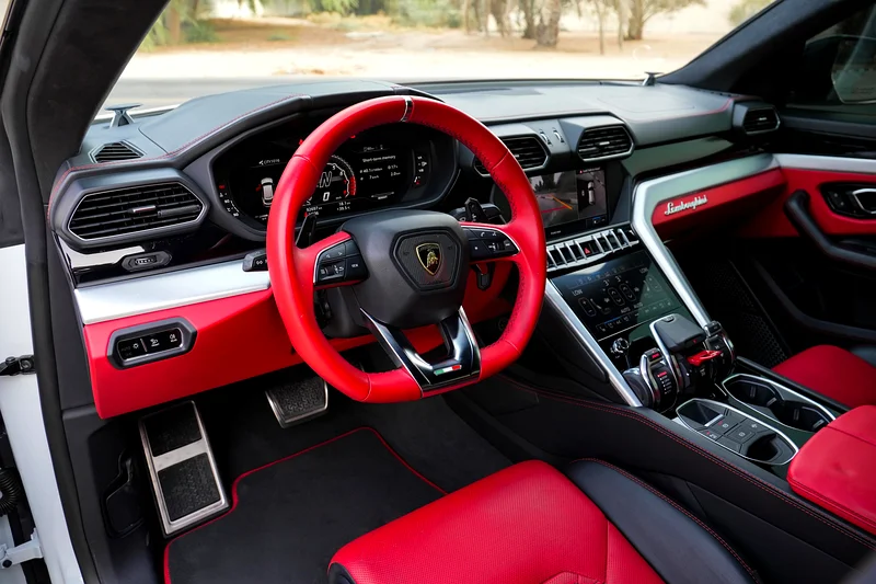lamborghini urus gcc under warranty63490820424963114