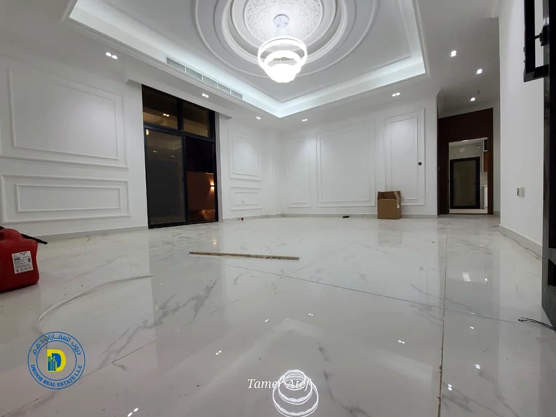 For sale, a 7-room corner villa with a roof, including registration fees, water and electricity, Al-Helio 2, freehold and bank financing63895136382593112