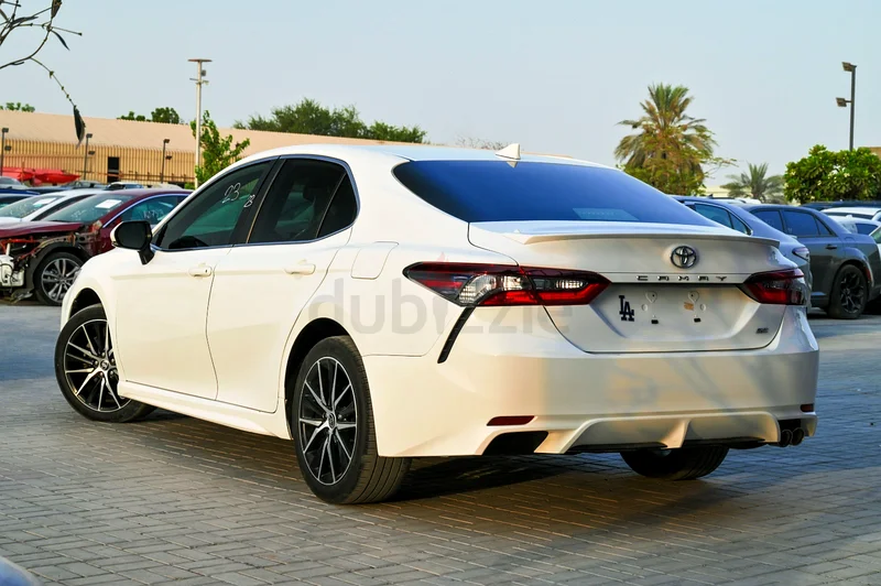 Toyota Camry SE 202363484601264258112