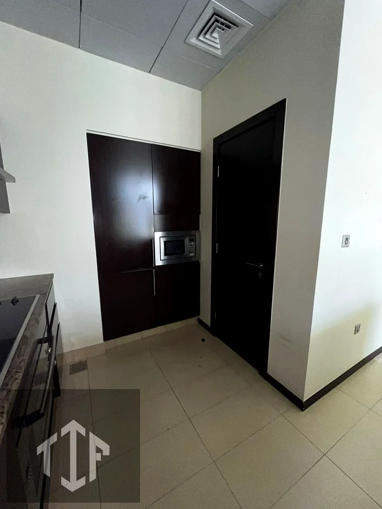 Spacious Layout -Private beach Access +Sea view63805480440450113