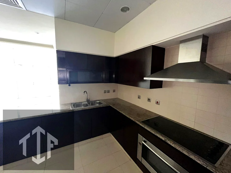 Spacious Layout -Private beach Access +Sea view63805480440450112