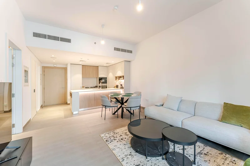 Vacant | Fitted Kitchen | Pool View64014294339202113