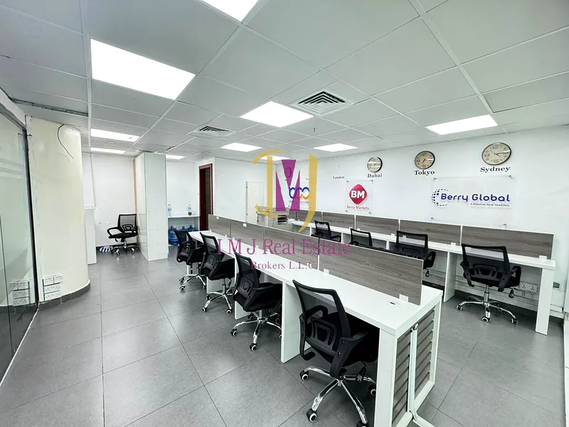 مؤثثة | تخطيط ضخم | طابق منخفض | بالقرب من المترو63620107653761111