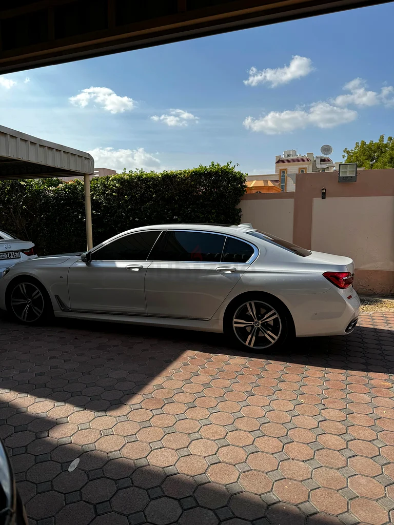 740li msports Fully Loaded / Flood Accident Free63411931360897111