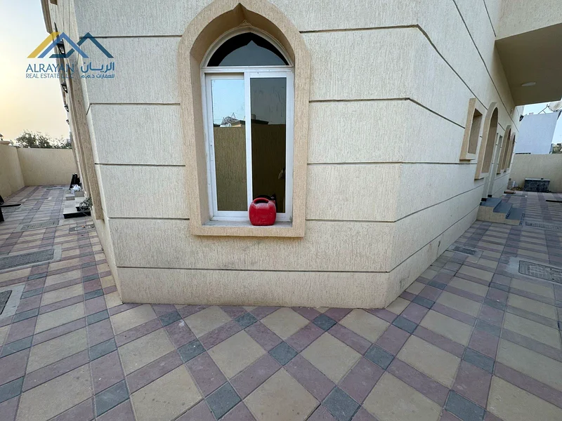 For large families, a 12-bedroom villa for the first tenant63870977589891112