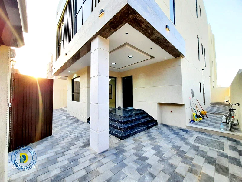 For luxury lovers, a 5-room villa with pool and a roof, including electricity and AC, in Al Yasmeen , bank financing, freehold63895953671426113