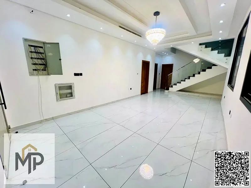بسعر يشمل رسوم التسجيل، فرصة ذهبية لامتلاك الفيلا التي تحلم بها في الحيلو 2، مباشرة على الشارع الرئيسي، جذابة63897202225538114