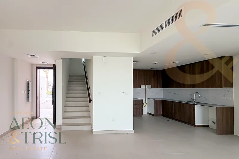Single Row | Vacant | 3 BR + Maid | Genuine Resale63951939843458112