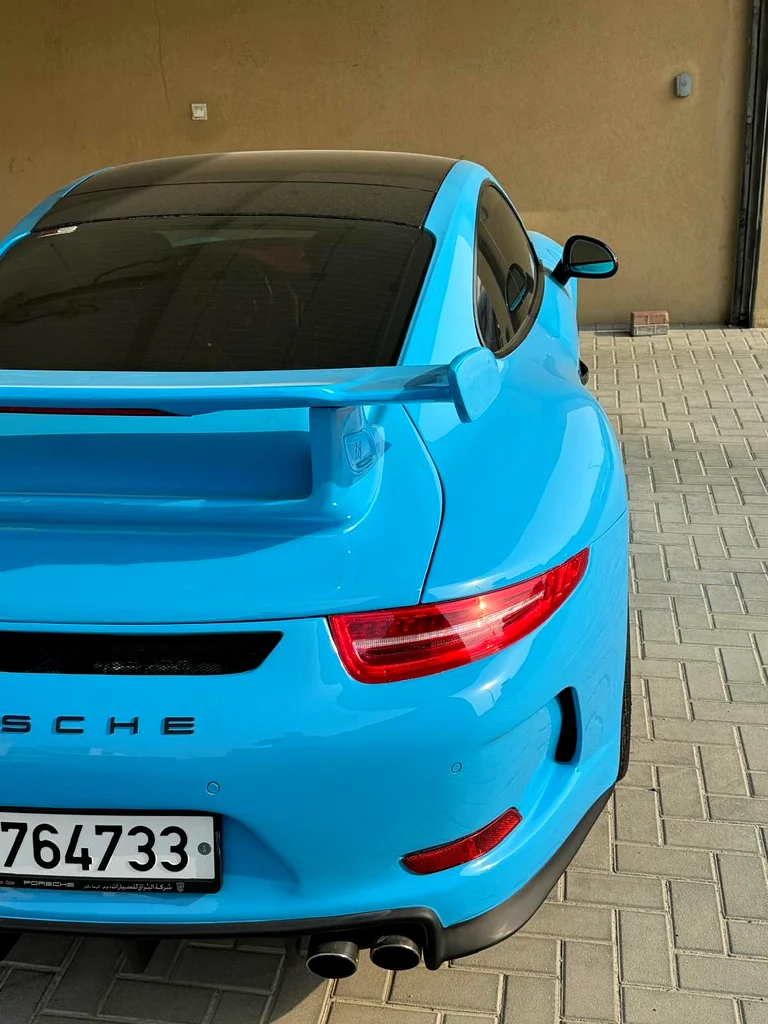 Porsche carrera 911 GCC63488972676737113