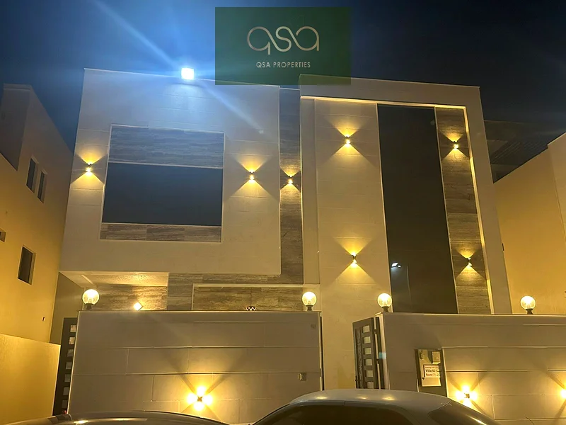فيلا فاخرة سبع غرف نوم، واحدة ماجليس، تسعة حمامات، غرفة خادمة واحدة داخلية وواحدة خارجية، موقف سيارات لخمس سيارات متاح للبيع63912363814017114