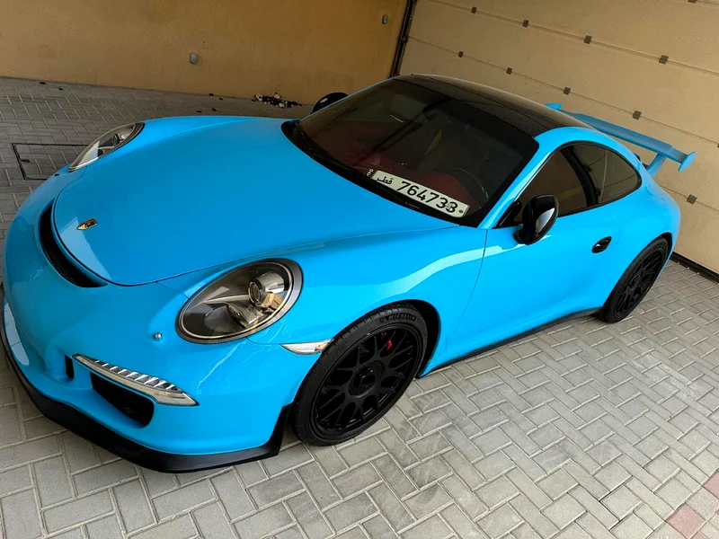 Porsche carrera 911 GCC63488972676737112