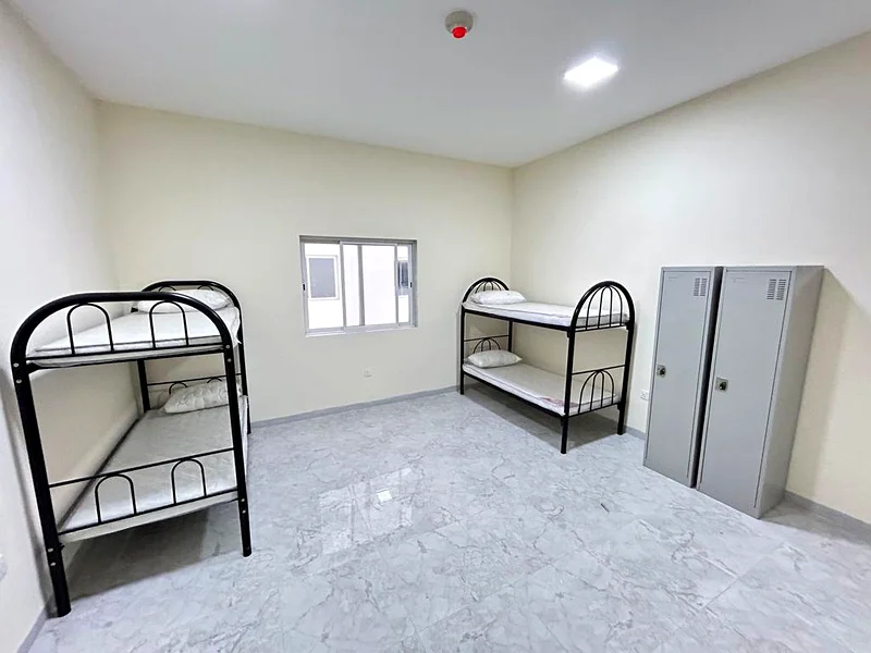 مستودع واسع للبيع – مدينة الإمارات الصناعية، الشارقة63818610246529112