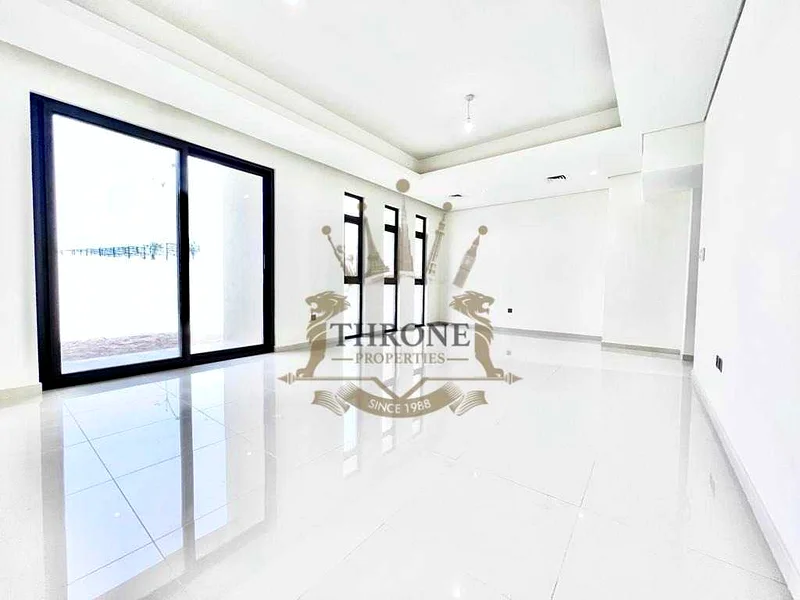 R2M | تخطيط نادر | صف واحد | مساحة بناء كبيرة | شاغر64002766312961110