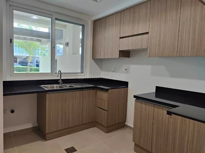 Deal | Modern Layout | Sophisticated | Rooftop63740770171393113