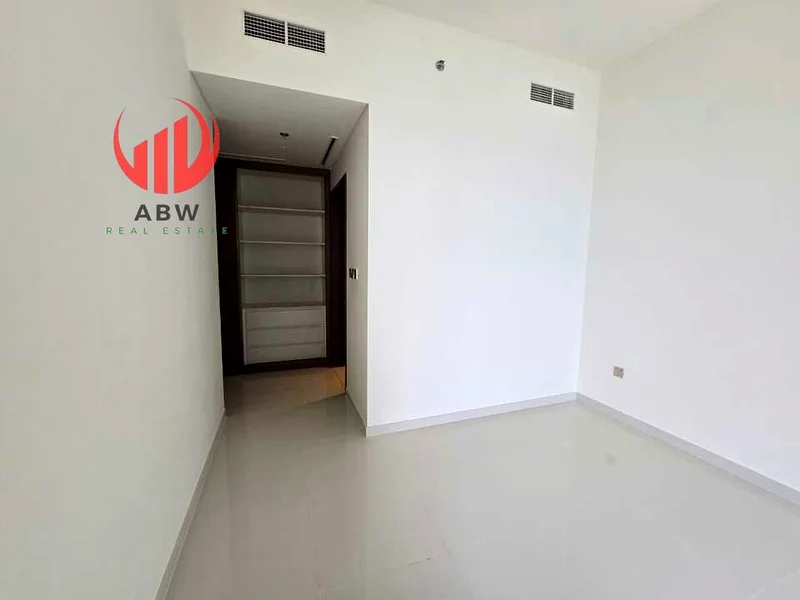 إطلالة على الشاطئ | شرفة بانورامية | طابق منخفض63734161346947112