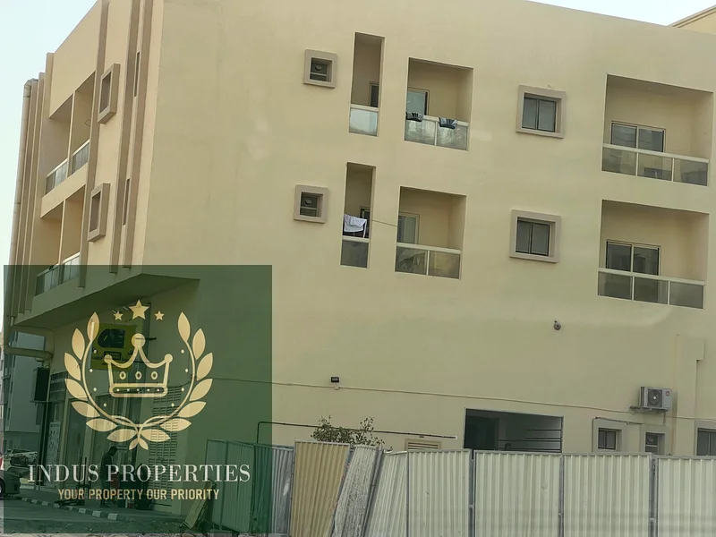 Residential + Commercial Investor Deal with 8% ROI + ( G+2 Building Available For Sale)63868208317314113