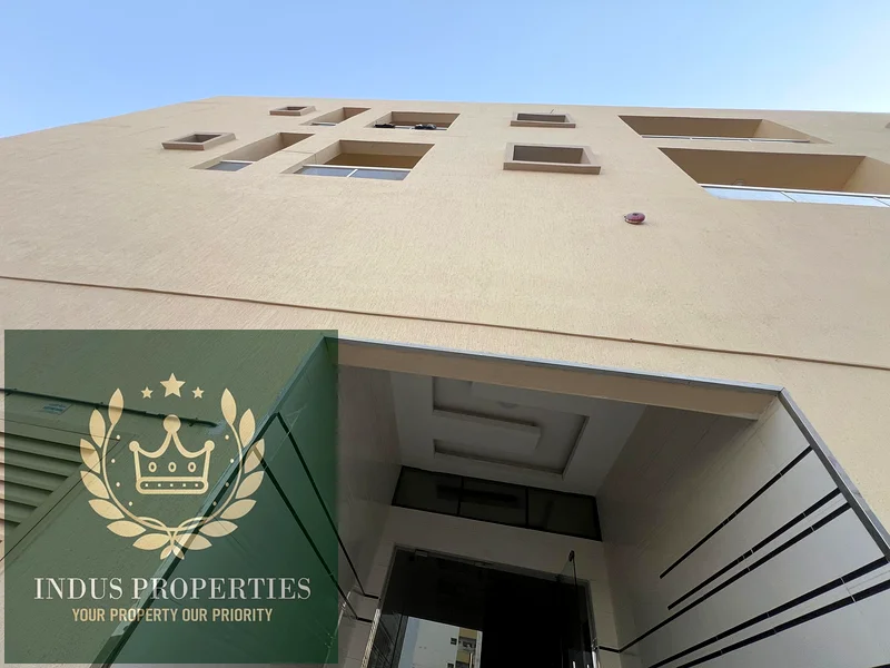Residential + Commercial Investor Deal with 8% ROI + ( G+2 Building Available For Sale)63868208317314112