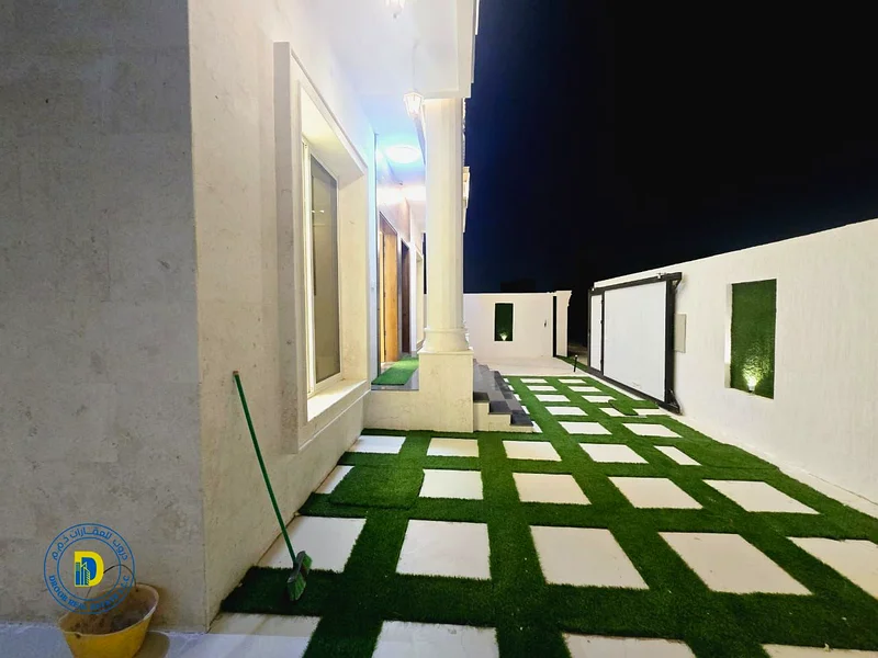 For sale in Al Helio 2, a corner villa with a classic design, 5 rooms with a roof, including registration fees, bank financing, freehold63895136453379112