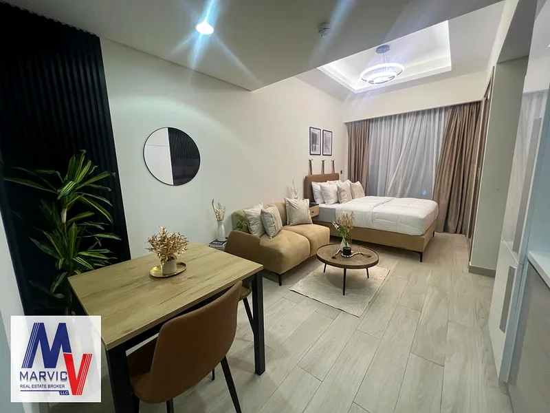 موقع متميز / طابق منخفض / شاغر عند النقل63975642586753114
