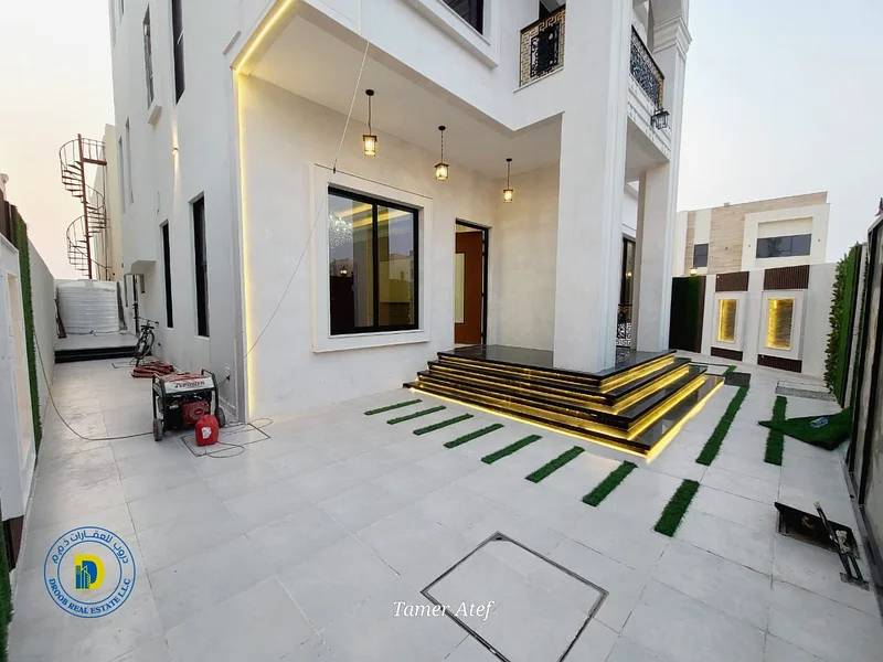 For sale, a classic corner villa, 7 rooms with a roof, in the Al Helio 2 area, super deluxe finishing, freehold , bank financing63895953653505111