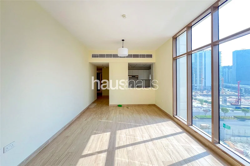 جديد بالكامل | طابق منخفض | إطلالة على القناة | غير مؤثث63789707982467112