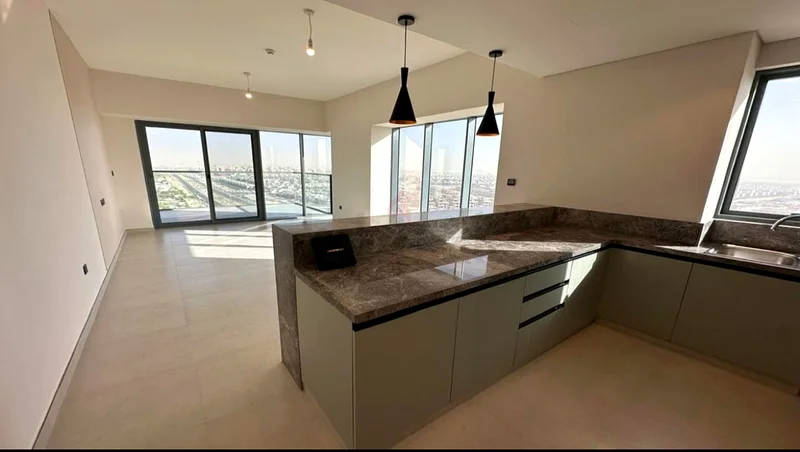 Stunning higher floor 2bhk corner unit available for rent. No commission direct from owner.63738669463171110