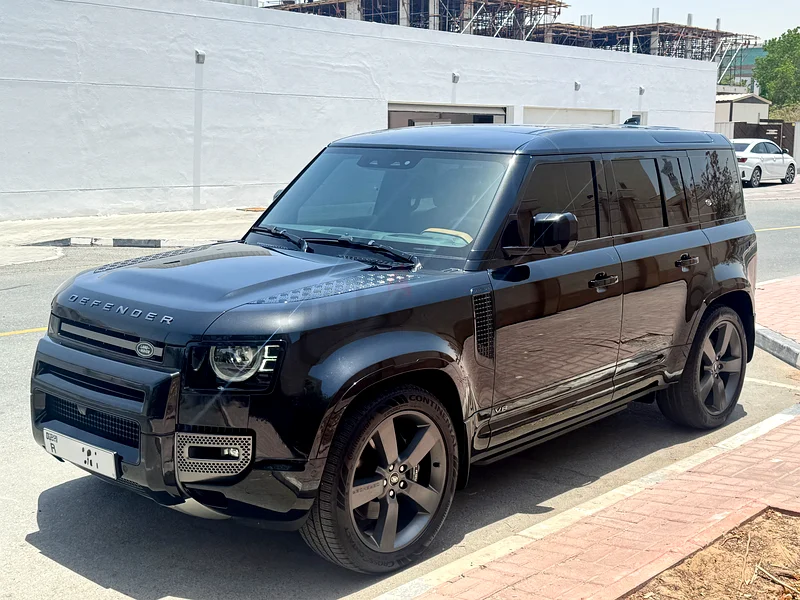 2023 Land Rover Defender 110 V8 Edition, under warranty until 2028, with full service history63488939079298113