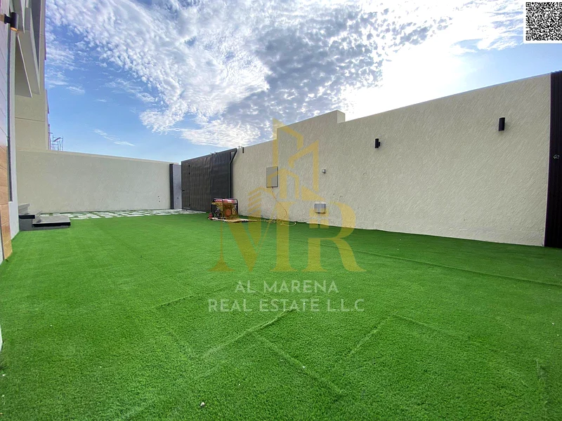 A villa at a price including registration and ownership fees on the main street, ready for occupancy in the most prestigious areas of Ajman, freehold63896405745409111