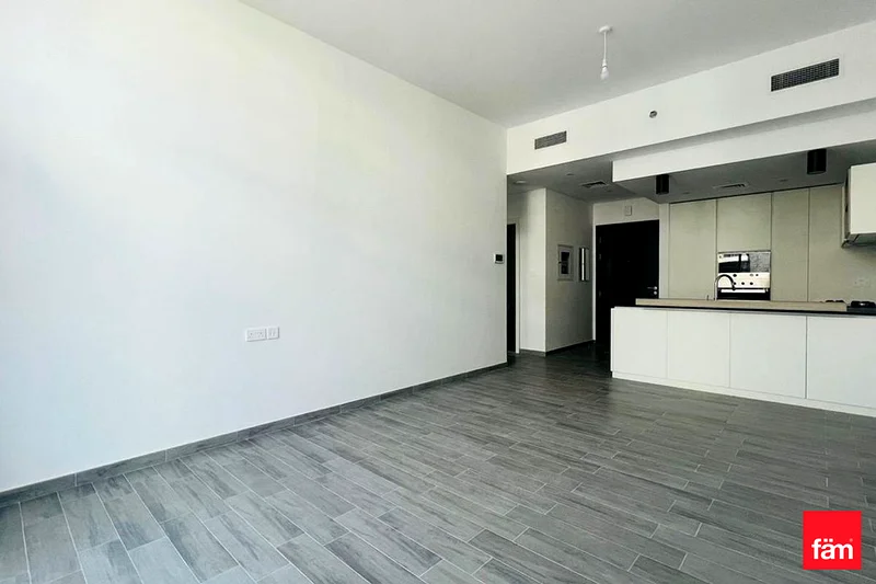 مخطط واسع مع مطبخ مجهز شاغر63789168652803113
