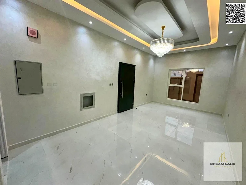 للبيع في منطقة الهيليو 2، تاون هاوس بثلاث غرف نوم وسطح. السعر يشمل رسوم التسجيل.63894745705859111