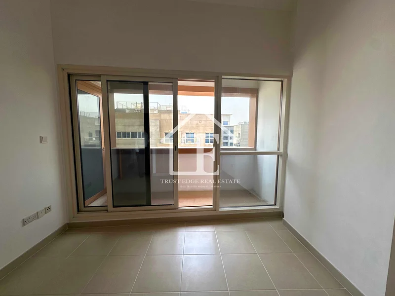 Vacant | Near Silicon Central Mall | Spacious63748105554691110