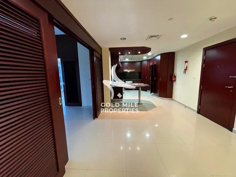 شقة أنيقة مكونة من 3 غرف نوم مع غرفة خادمة ||| تخطيط داخلي واسع كبير ||| مبنى عائلي63744426468355111