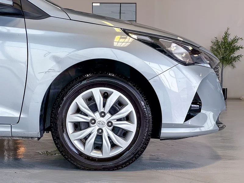 HYUNDAI ACCENT SMART 1.6L 2023 MODEL GCC SPECS63406914332675114