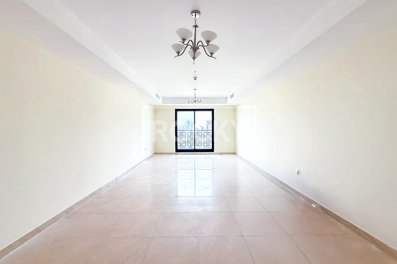 3 غرف نوم + غرفة خادمة | مطبخ مغلق | موقفين سيارات | شيك واحد فقط63728164564611113