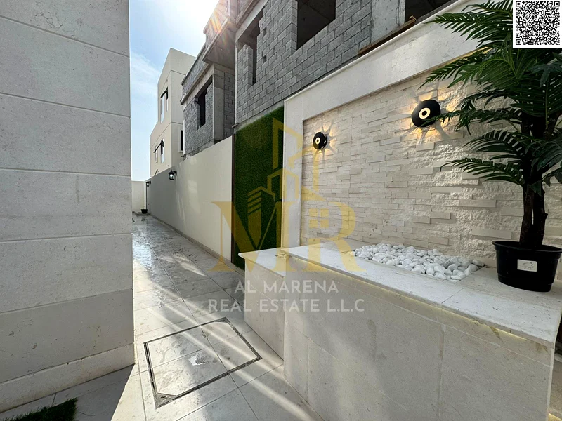 We offer you a unique opportunity to own a luxurious villa with an elegant design and high-quality finishes at a price that includes registration and63896405701249114