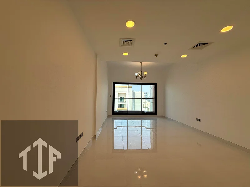 شقة للإيجار في مبنى تريو، البرشا 1 مطبخ مغلق | شاغرة | موقع مميز |63744631873794111