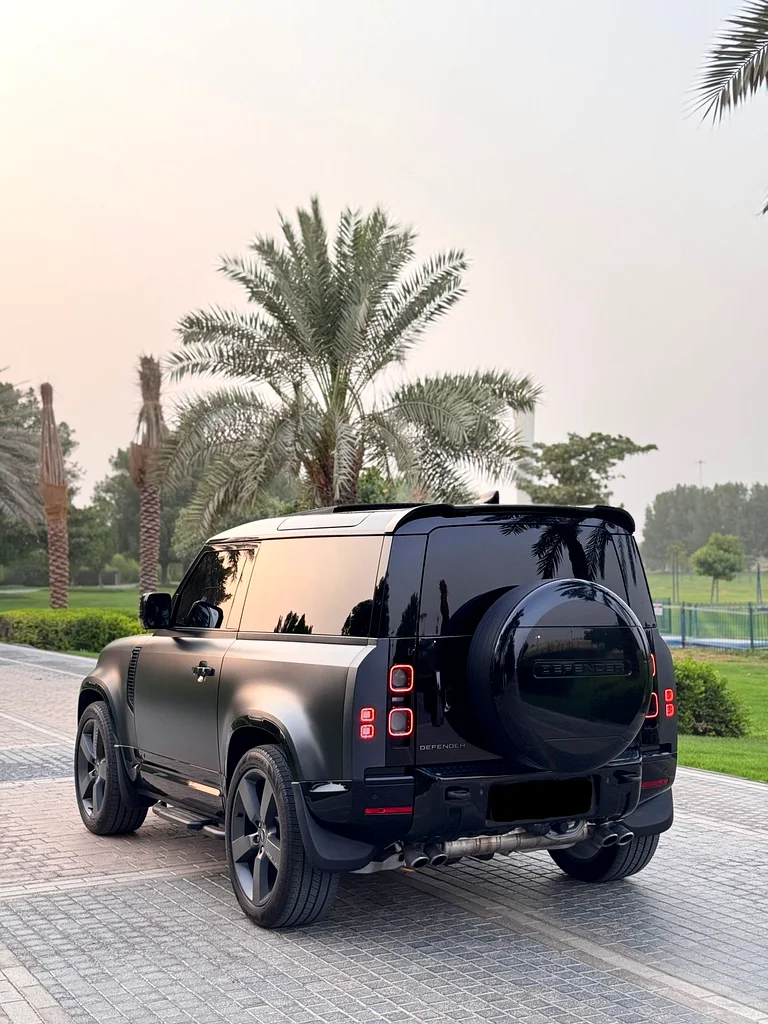 Defender V8 Carbon Edition63488938963970112