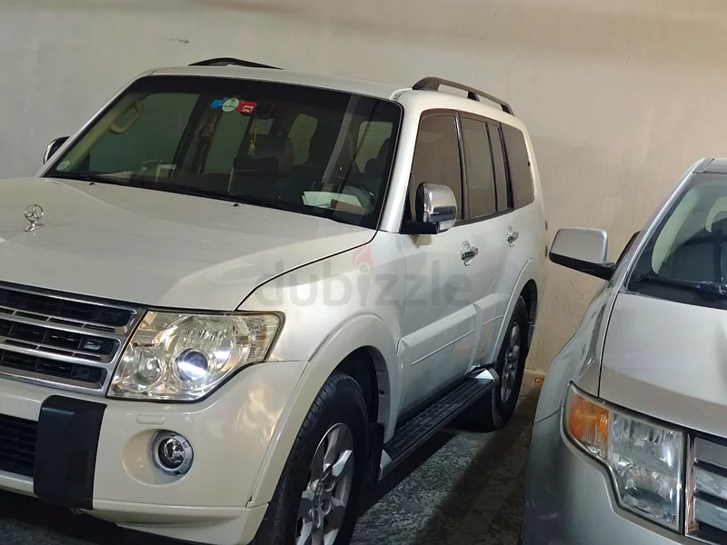 Full option Pajero 2011 model63489132440321111