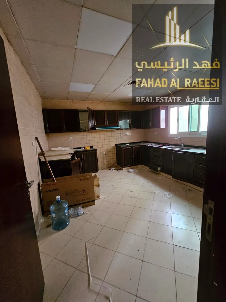 فيلا من 3 غرف نوم رئيسية مع قاعة فاخرة وخمسة حمامات في الجرف 2، المساحة 4200 قدم مربع، سعر خاص 114 ألف فقط63715300882563112