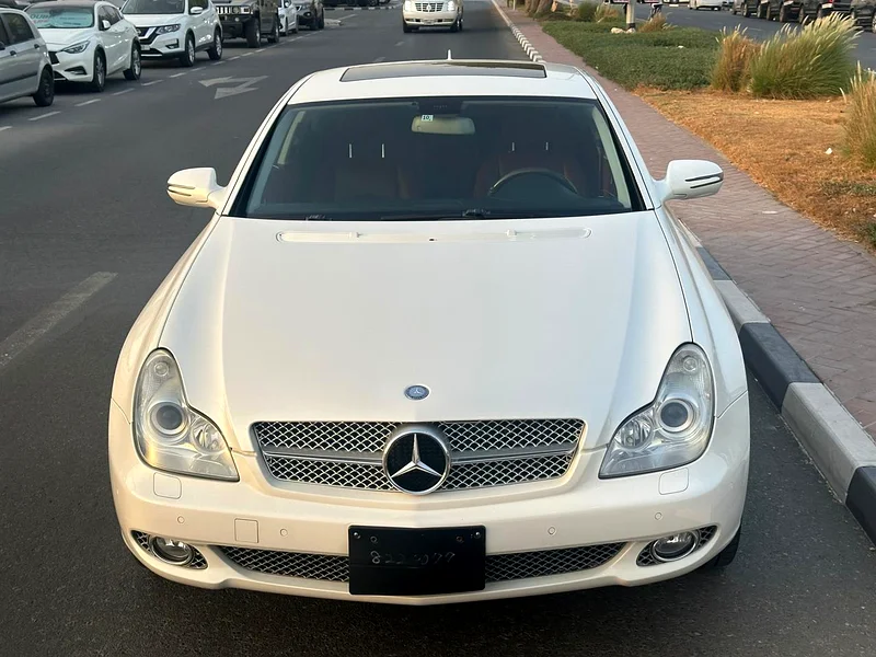 Mercedes Benz Cls550 V8 model 2009 fresh import japan p/white inside low kilometr 4grade 107000.km63488346637185111