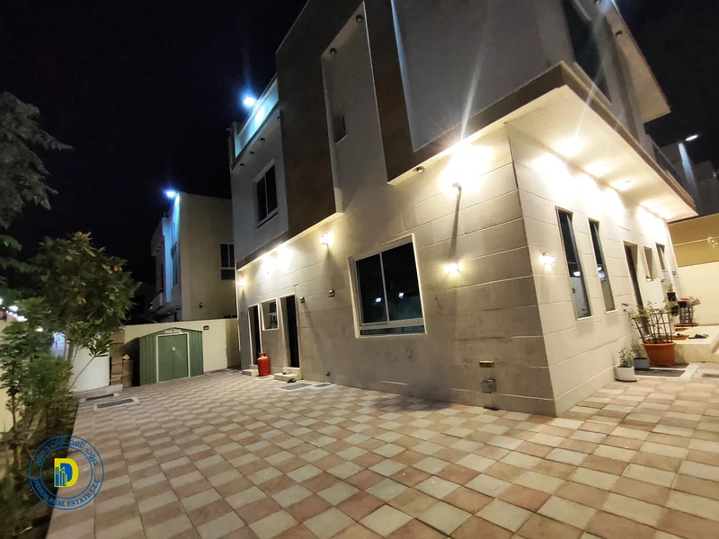 For sale, a 5-room corner villa, including electricity, water and AC, in the Al-Helio 2 area, super deluxe finishing, freehold and bank financing63895953744131111