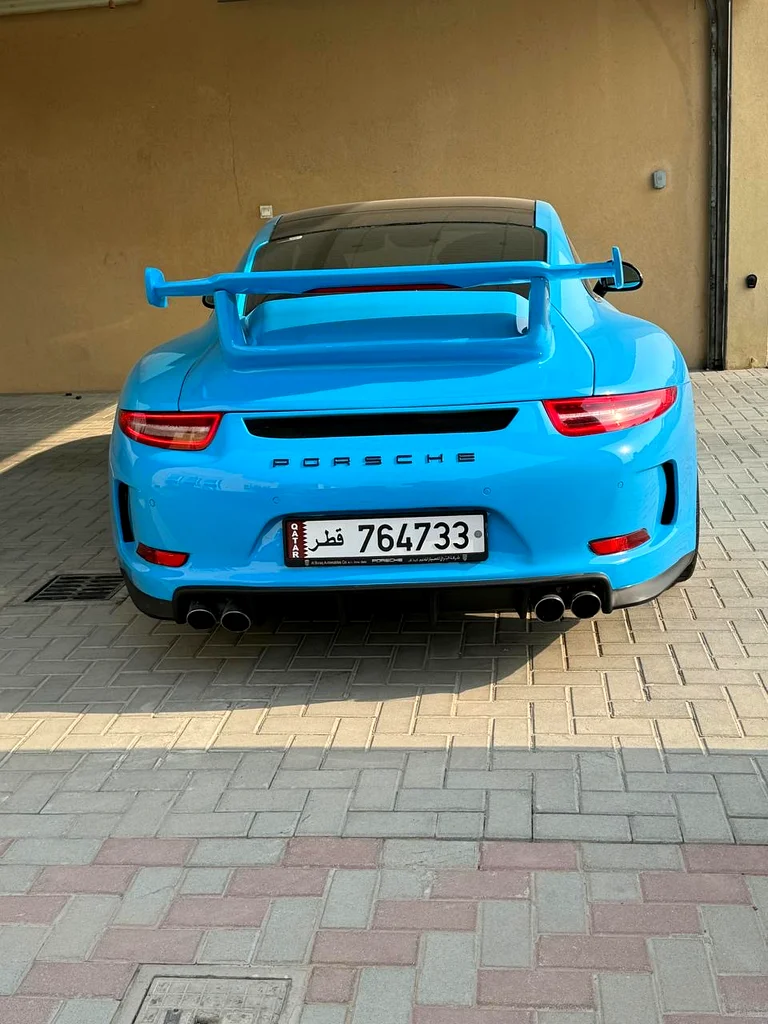 Porsche carrera 911 GCC63488972676737114