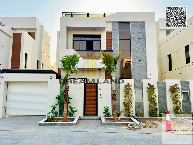 A distinctive modern design villa, two floors and a roof, including electricity, water and air conditioning, in a prime location with a swimming pool63895418783619113