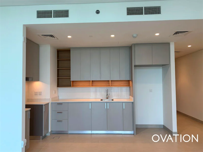 Elegant 2BR | Spectacular Creek Views | Vacant & Ready64026368499841114