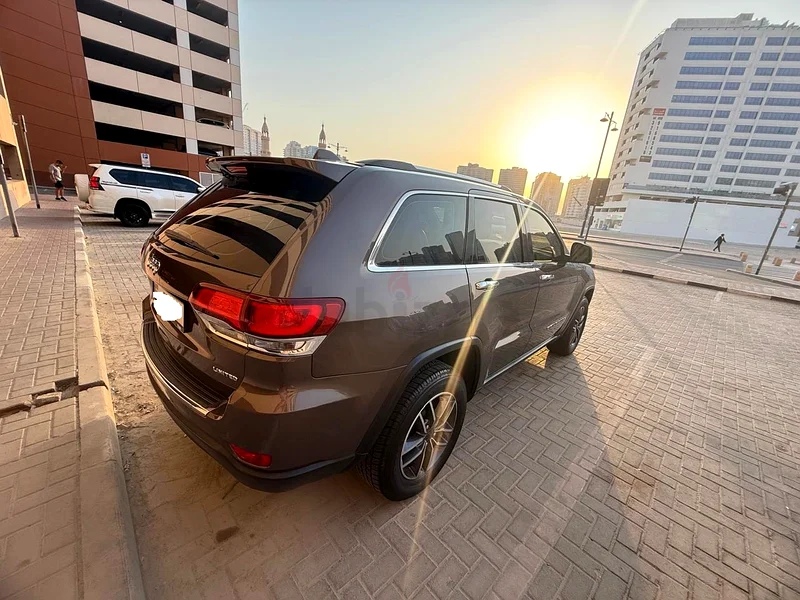 جيب جراند تشيروكي ليميتد 4x4 طراز 2020 لدول مجلس التعاون الخليجي
تم الشراء في 2021. سيارة أصلية من الفطيم.63612071115009113