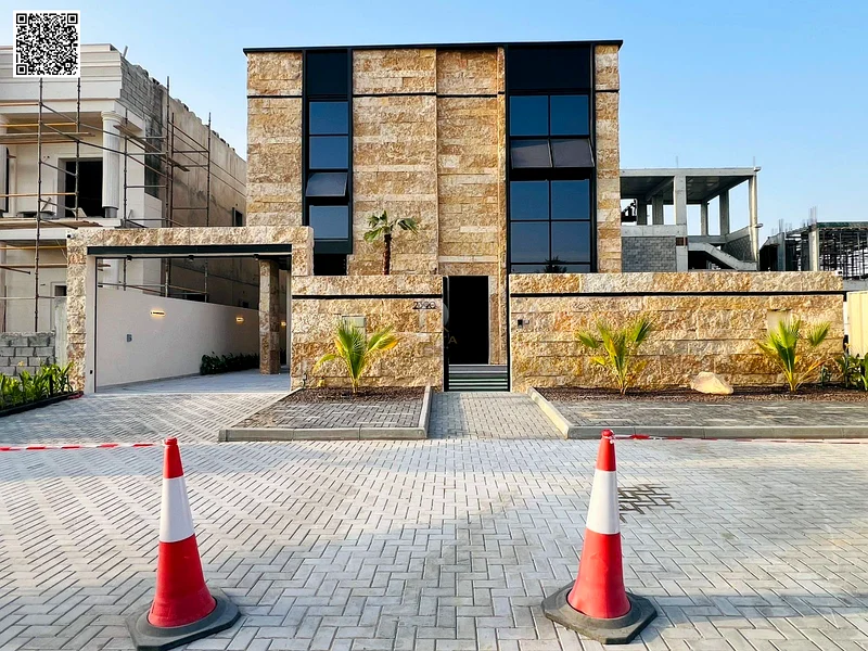 Luxury villa for sale in Al-Aliyah 🏡 5 master bedrooms 🛏️ and smart home system 📲, price includes registration fees 📑, ready for occupancy 🔑.63877480423681111