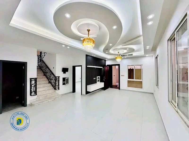 فيلا حديثة للبيع في الهيلو 2. السعر يشمل رسوم التسجيل وتكييف الهواء.63895953803267113